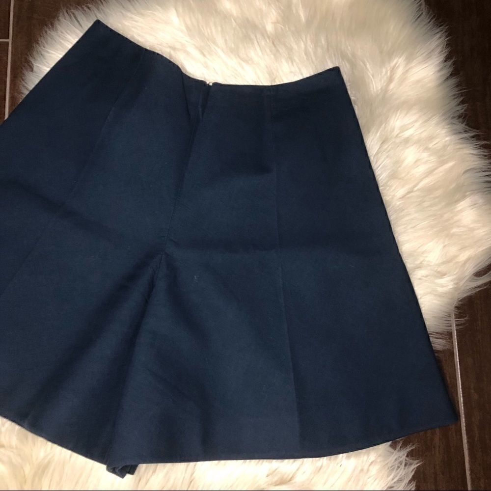 Delpozo navy wide legged shorts sz 42
